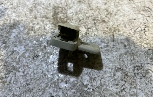 Mini Cooper Countryman R60 Sun visor clip/hook/bracket 1010567200