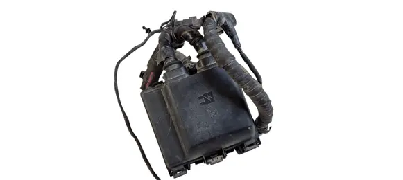 Ford Escape IV Fuse module PU5T14A094 PU5T14A094AB PZ1T14D068