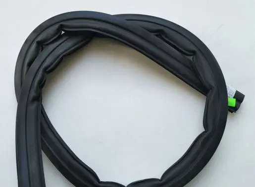 Volkswagen Golf IV Engine compartment rubber 1J0823723 DAE04113C