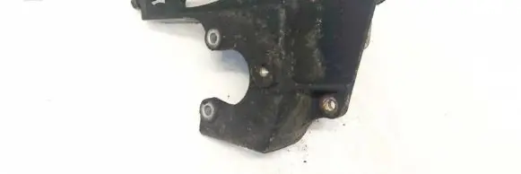 Subaru Legacy Engine mounting bracket