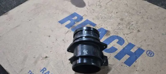 Audi A4 S4 B7 8E 8H Mass air flow meter 06D906461
