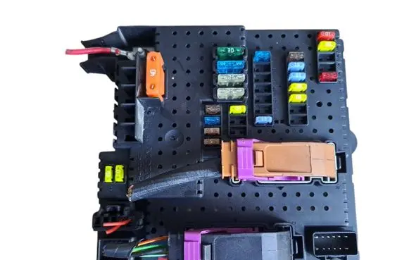 Volvo XC70 Fuse module 30728512