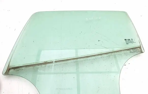 Opel Mokka X Rear door window glass