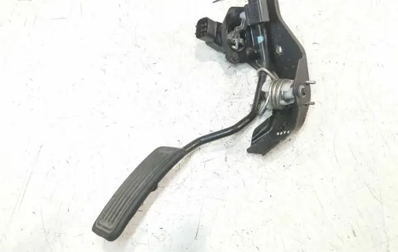 Toyota Avensis T250 Accelerator throttle pedal