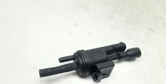 Mercedes-Benz C W204 Valve vacuum 0025401497