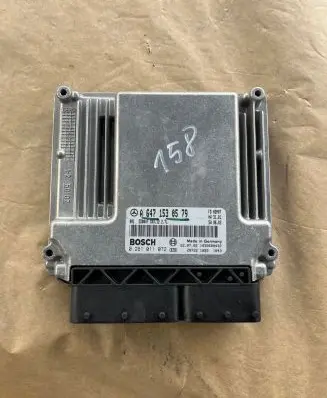 Mercedes-Benz E W211 Engine control unit/module A6471530579 1039S00432 0281011072