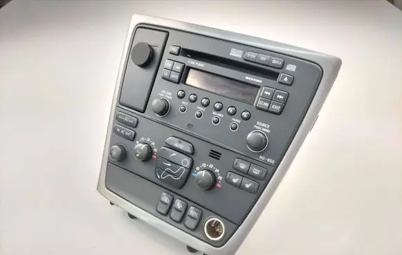 Radio/CD/DVD/GPS head unit