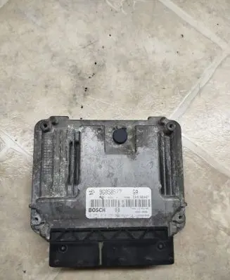 Chevrolet Captiva Engine control unit/module 96858577 1039S21649 0281014296