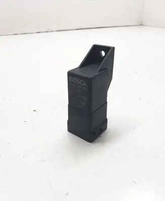 Nissan Qashqai Glow plug pre-heat relay 0281003050 8200798585