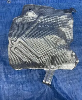Renault Austral Exhaust heat shield 747548656R