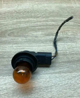 Mercedes-Benz Sprinter W906 Headlight/headlamp bulb PY21WF838 F836B