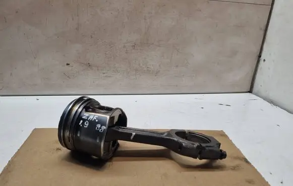 Opel Zafira B Piston with connecting rod 082214