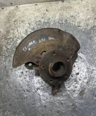 Volkswagen Transporter - Caravelle T5 Front wheel hub