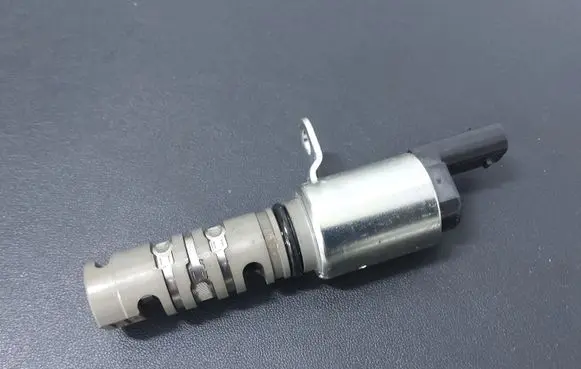 Skoda Fabia Mk3 (NJ) Camshaft vanos timing valve 04E906455D