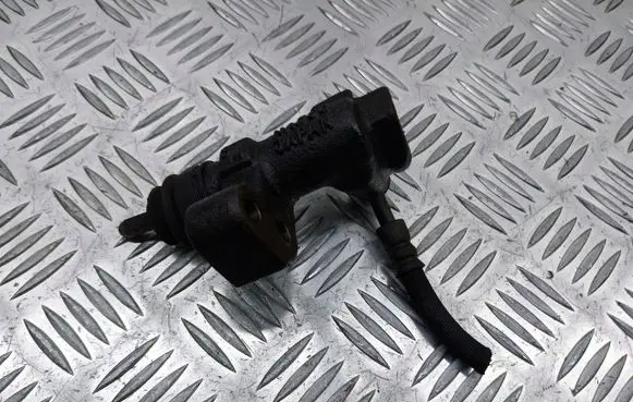 Nissan Primera Clutch release bearing slave cylinder 