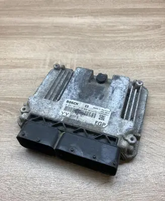 Opel Vectra C Engine control unit/module ECU 55193967 0281011915