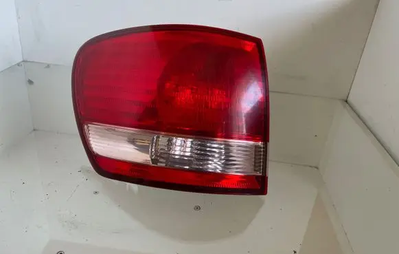 Toyota Avensis Verso Rear/tail lights
