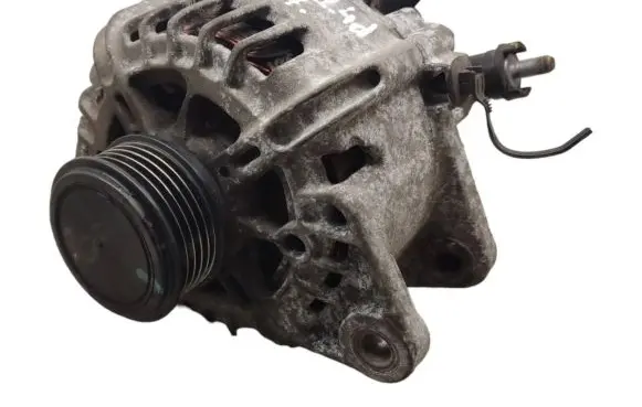 KIA Venga Generator/alternator 373002A651 TG12C141