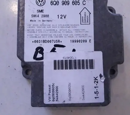 Volkswagen PASSAT B5 Airbag control unit/module 6Q0909605C