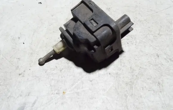 Audi A6 S6 C4 4A Headlight level adjustment motor 00728210