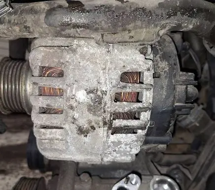 Skoda Octavia Mk2 (1Z) Generator/alternator 03l903023f