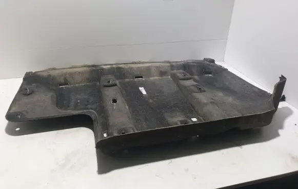 Chrysler Pacifica Rear bumper underbody cover/under tray 68227441AB
