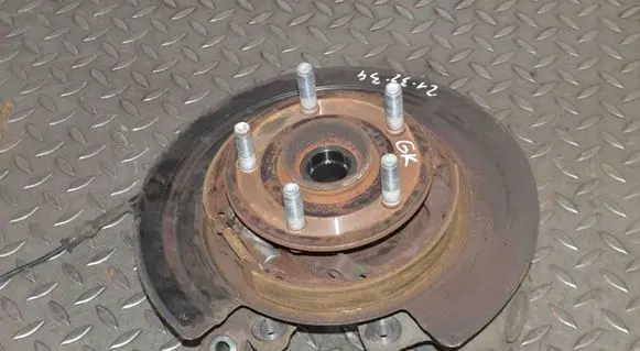 Jeep Grand Cherokee (WK) Rear wheel hub