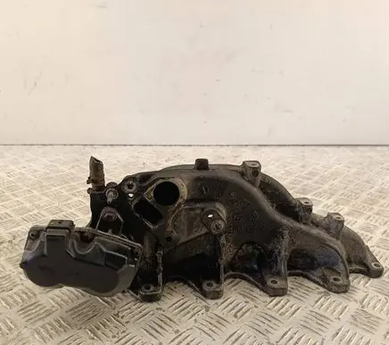 Nissan X-Trail T32 Intake manifold 140030286R