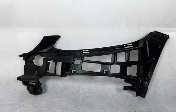 Mercedes-Benz C W205 Front bumper mounting bracket A2058853165