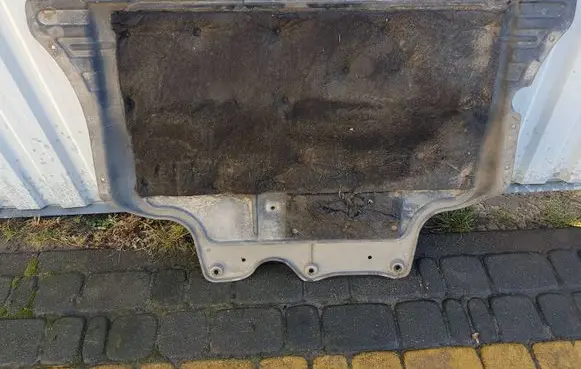 Skoda Karoq Engine splash shield/under tray 5Q0825236