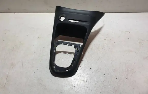 Renault Captur Gear shifter surround trim plastic 969129343R 00137040