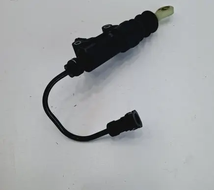 Clutch slave cylinder