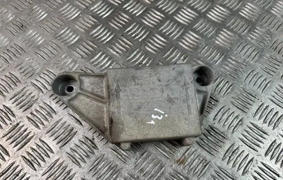 Jaguar F-Pace Rear differential/diff mount bracket GX734B148CB