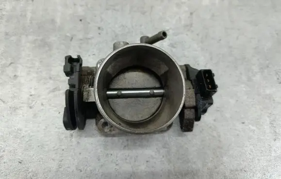 Volkswagen Golf III Throttle body valve 037061BN