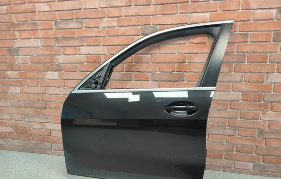 BMW X7 G07 Front door 8738555