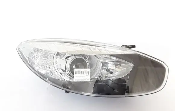 Renault Fluence Headlight/headlamp 260101517R