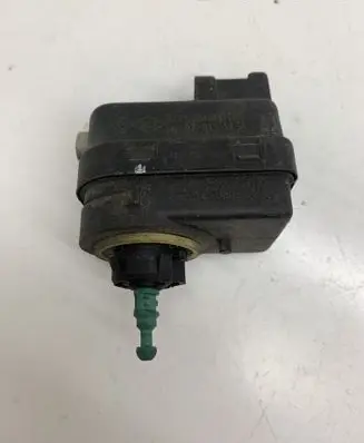 Headlight level adjustment motor