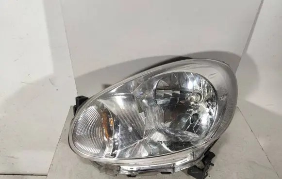 Nissan Micra Headlight/headlamp 260601HB0A 29082011