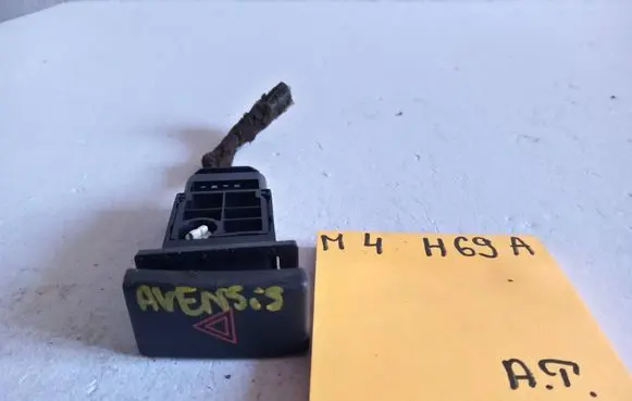 Toyota Avensis T250 Hazard light switch 157965
