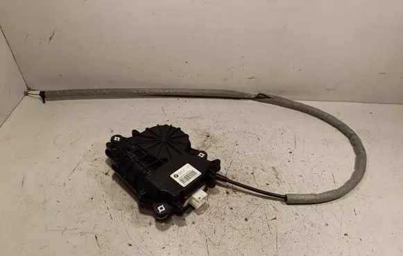 Loading door lock