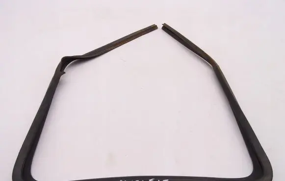 Ford Ranger Rubber seal rear door window/glass 
