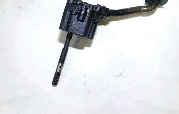 Audi A4 S4 B5 8D Oil pump 058115153