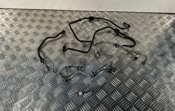 Volvo V60 Fuel injector supply line/pipe 