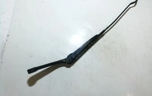 Opel Vectra B Front wiper blade arm 90504174