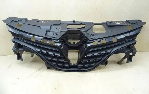 Renault Clio V Front bumper upper radiator grill