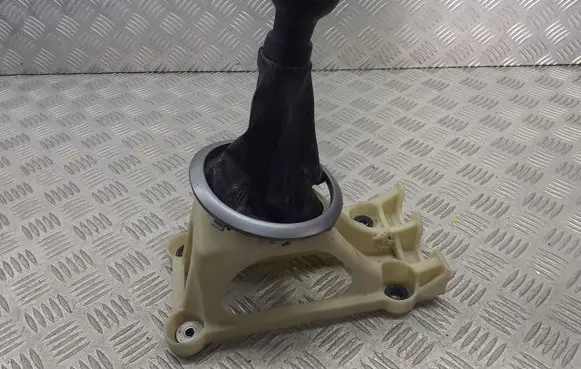 Suzuki Swift I Gear selector/shifter in gearbox 