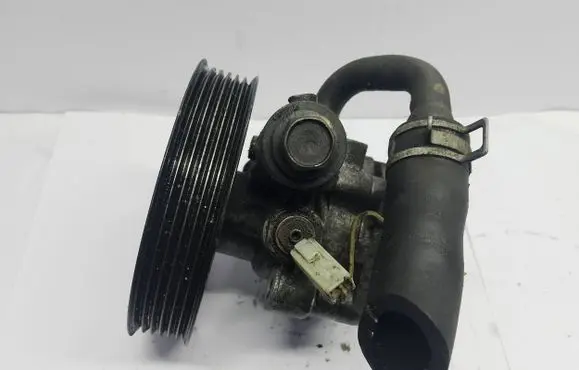 Mazda 323 F Power steering pump 3925858