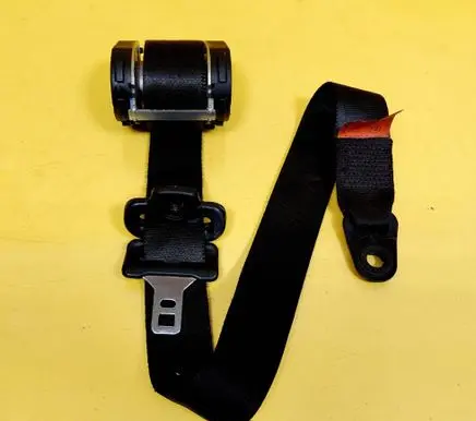 Ford Focus Front seatbelt 04167016 98ABA61295DC