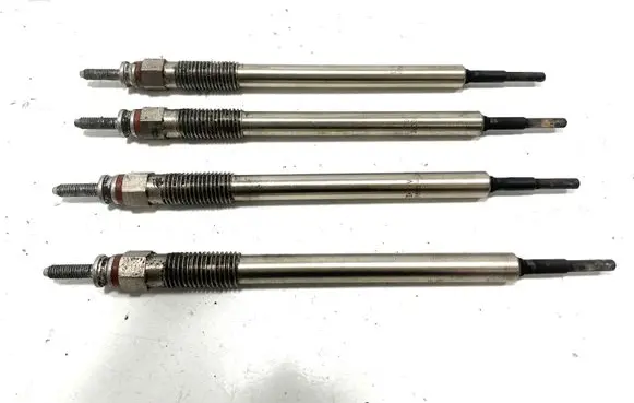 Toyota RAV 4 (XA30) Glow plug 1985026020