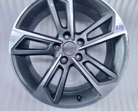 Audi A4 S4 B9 8W R18 alloy rim 